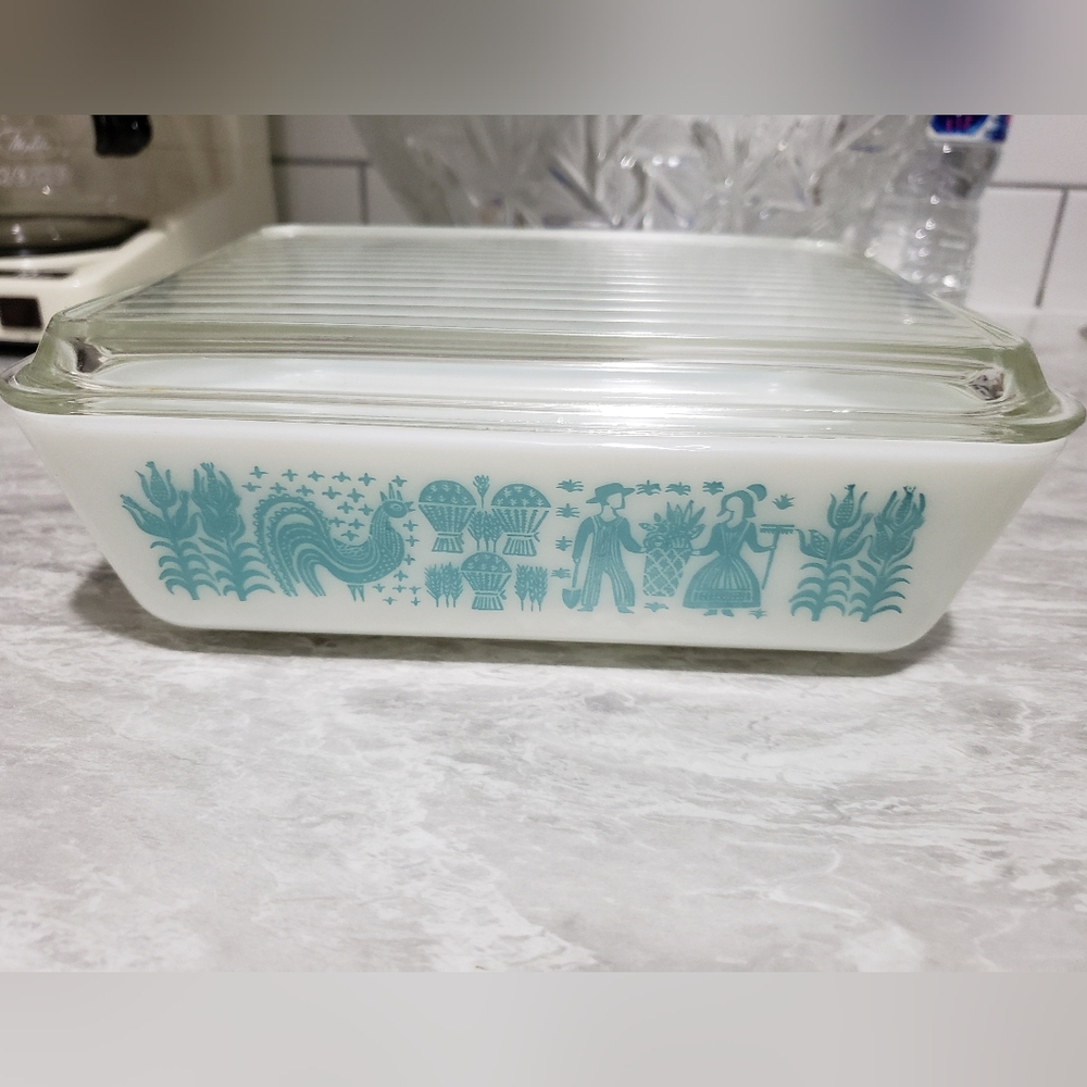 Pyrex Butterprint Refrigerator/Casserole Dish